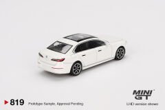 819 - BMW i7 xDrive60 Mineral White
