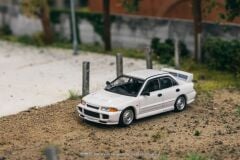 Tarmac Works Mitsubishi Lancer RS Evolution III White - Lamley Special Edition - GLOBAL64
