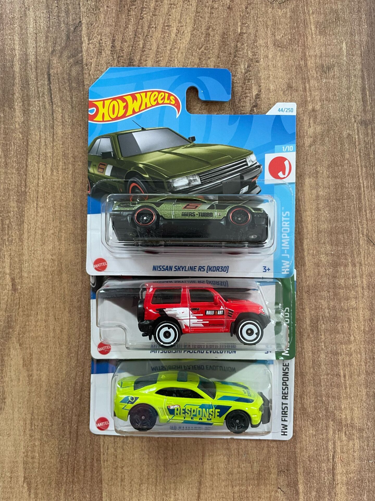 SKYLINE RS(KDR30)-MITSUBISHI PAJERO-CAMARO SS LOT5