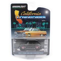 Greenlight California Lowriders Series 5 - 1947 Ford Deluxe Convertible – Black and Red Solid Pack
