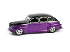 Greenlight California Lowriders Series 6- 1946 Fordor Super Deluxe